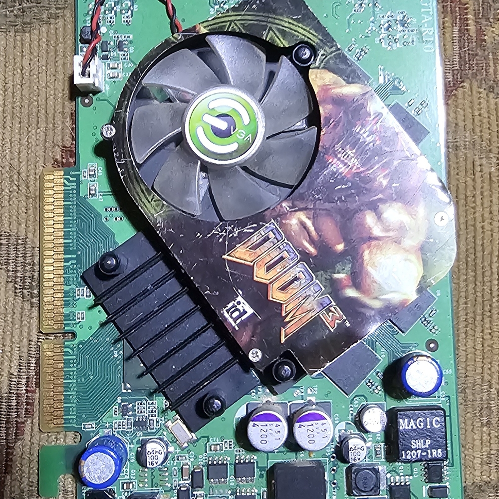 FireGL Graphics Card - Red - Picture 7 of 9